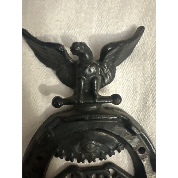 IOOF Cast Iron Wall Plaque With Eagle & Handshake Design Odd Fellows - Picture 4 of 6